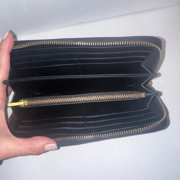 COACH Black pebbled Leather C Logo Long Wallet Round Zip pre-used - Picture 7 of 8